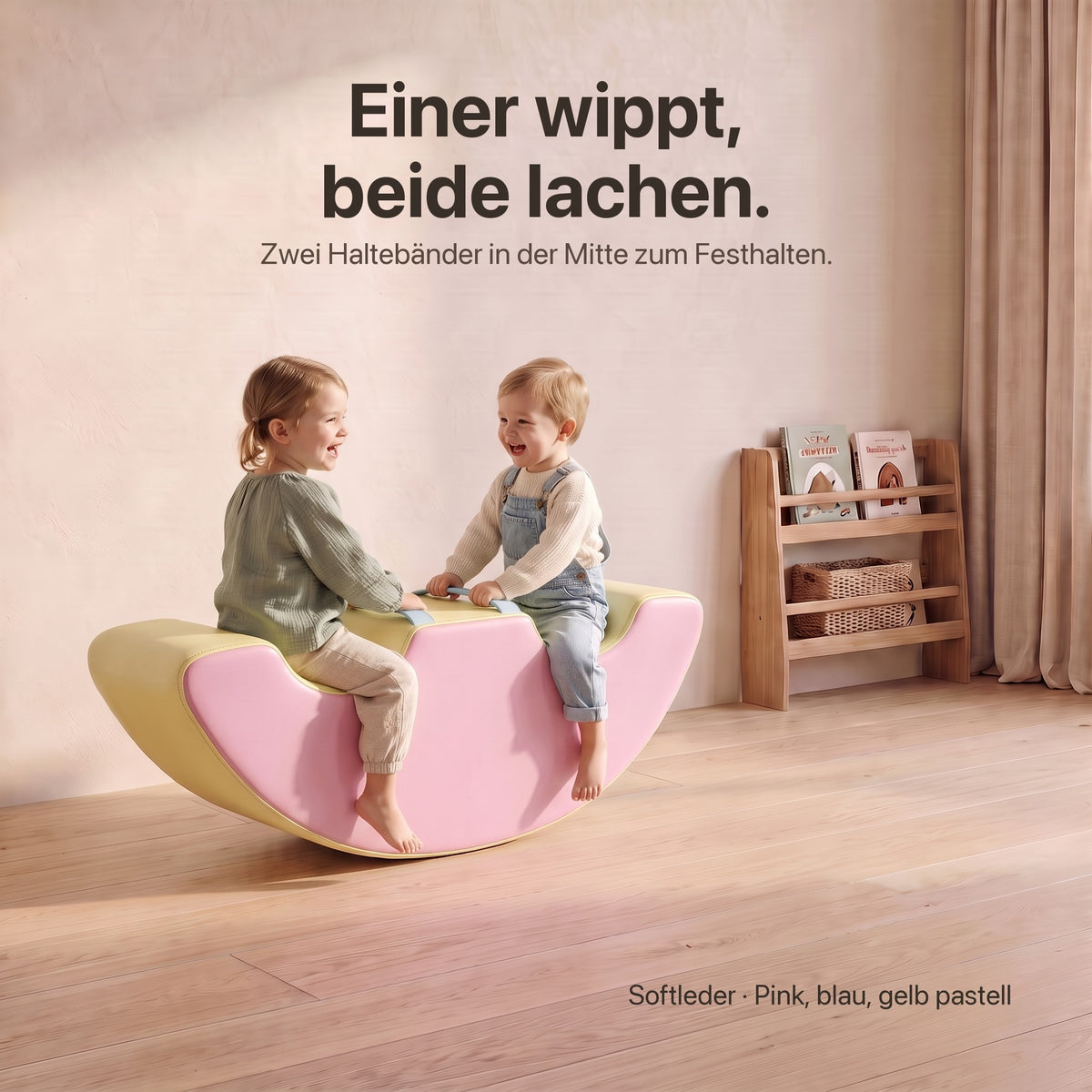 Doppel-Wuselschaukel: Einer wippt, beide lachen – zwei Kinder auf der Schaukel in Softleder Pink, Blau, Gelb pastell