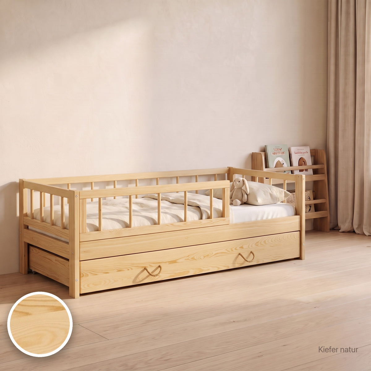Kinderbett mit Schubkasten in Kiefer natur im Kinderzimmer