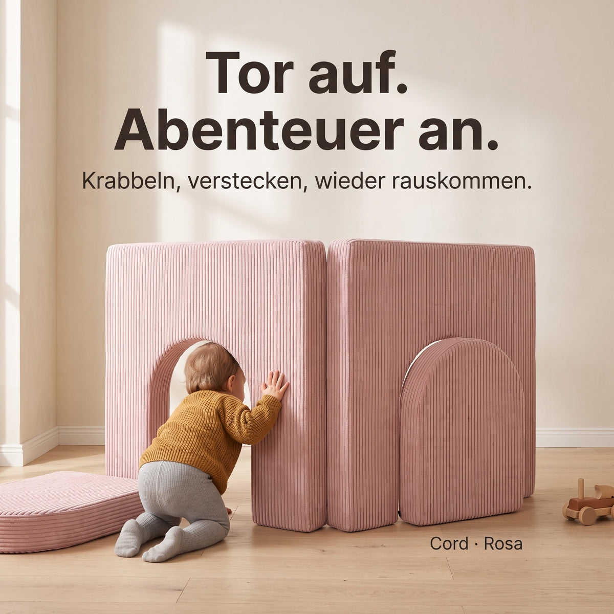 Tor auf, Abenteuer an: Kind krabbelt durch den Bogen, Cord Rosa